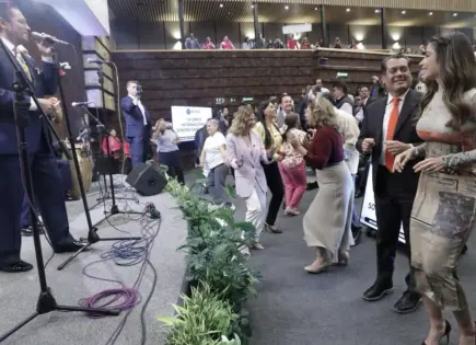 Baile en San Lázaro desata indignación nacional Baile en San Lázaro desata indignación nacional