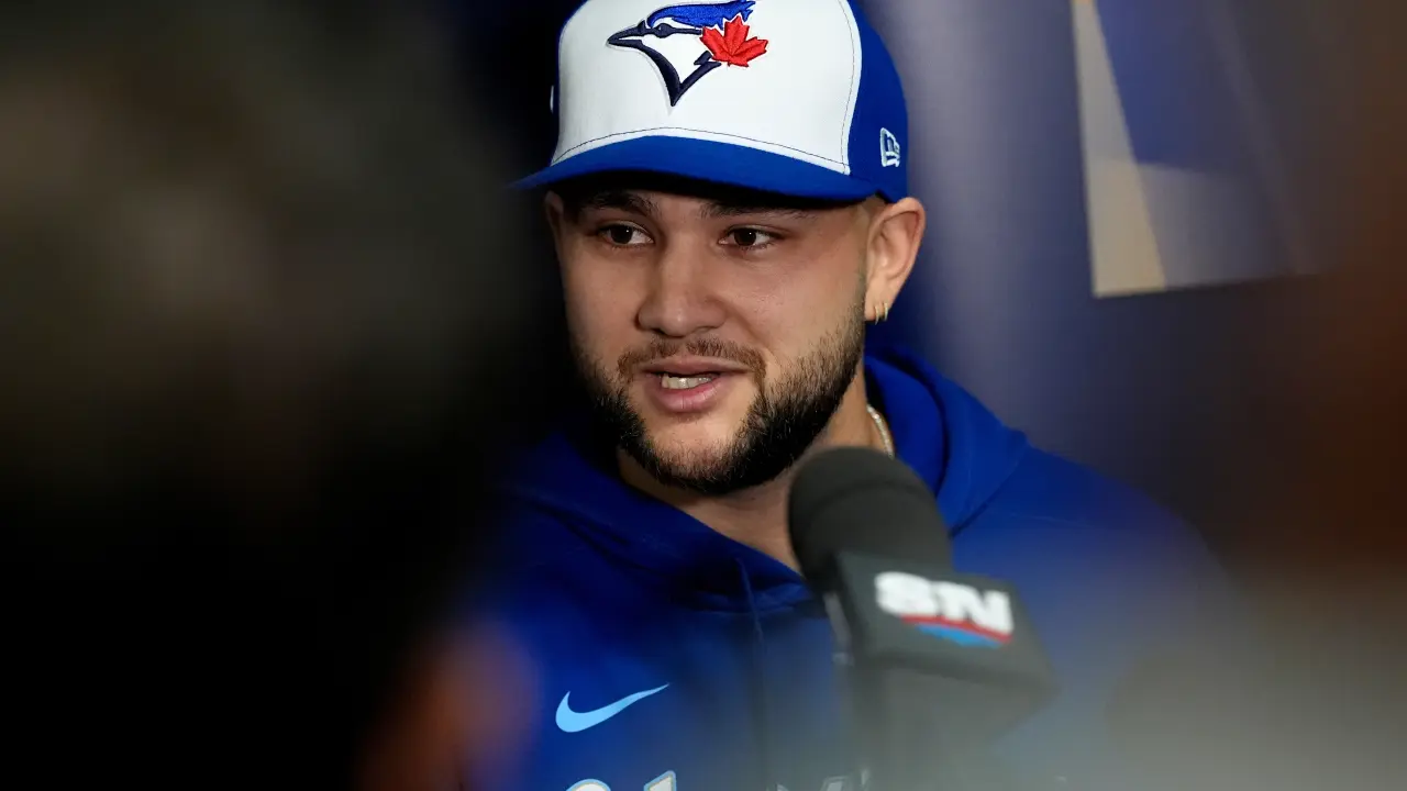 Bo Bichette regresa tras lesión y debuta en segunda base en la Serie Mundial