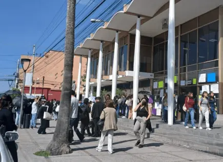 Docentes piden a Zermeño respetar el Estatuto en relevo de Derecho