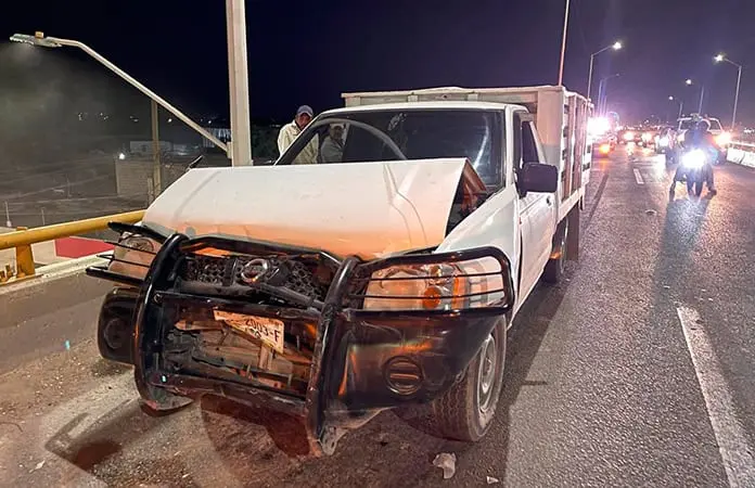 Carambola en Periférico deja fuertes daños 