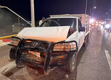 Carambola en Periférico deja fuertes daños 