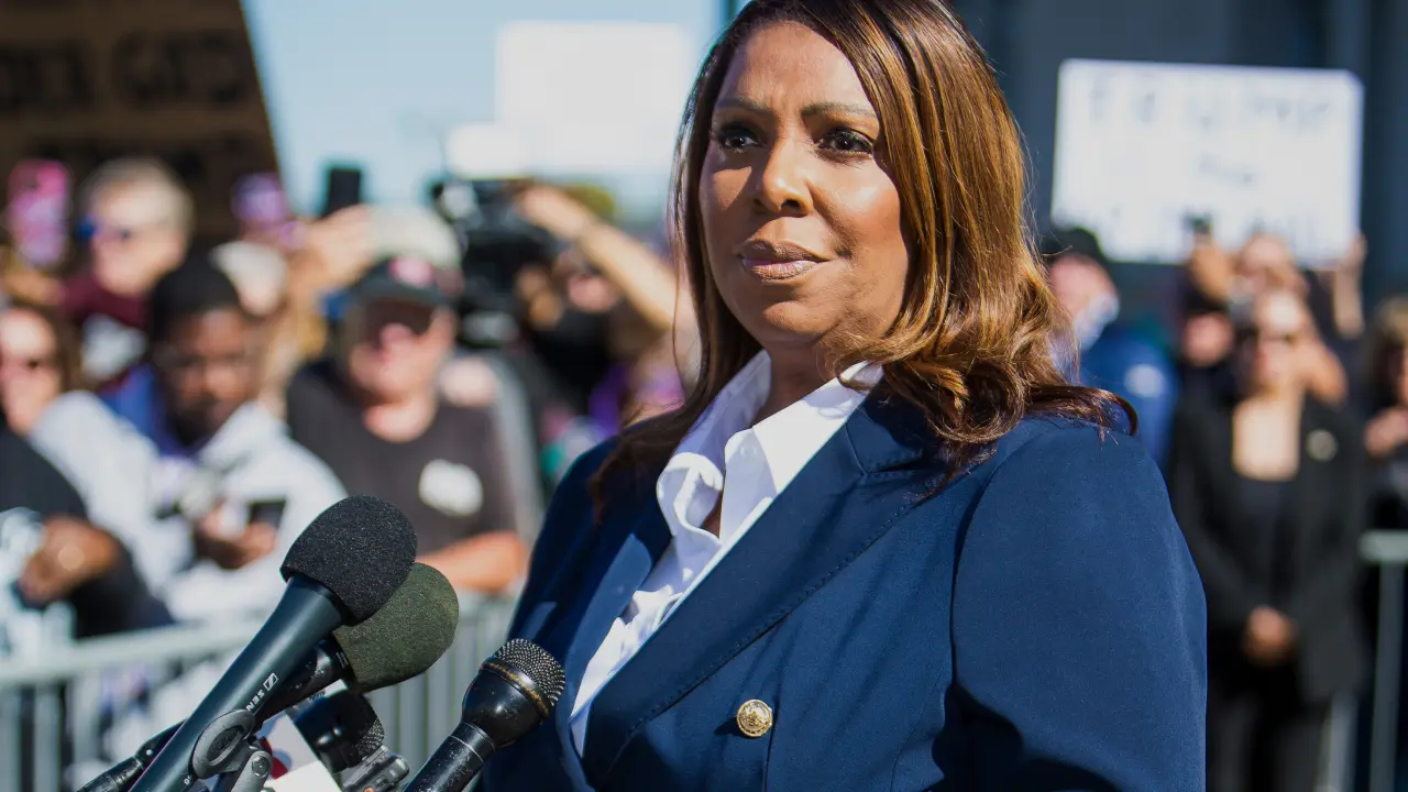 Fiscal Letitia James acusada de fraude hipotecario por Trump
