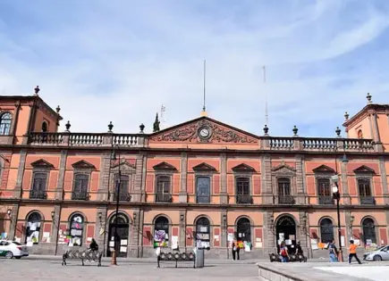 UASLP integra peticiones de pliegos petitorios estudiantiles