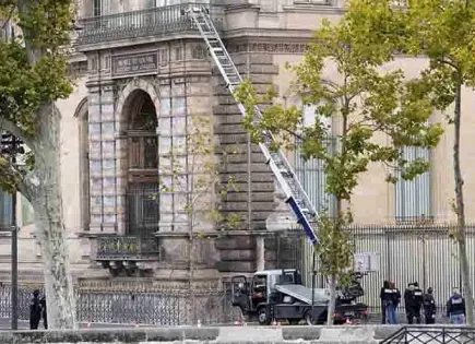 Montacargas, estrella en redes tras robo de joyas