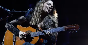 Rolling Stone elige a Kevin Kaarl y Natalia Lafourcade en los mejores álbumes de 2025