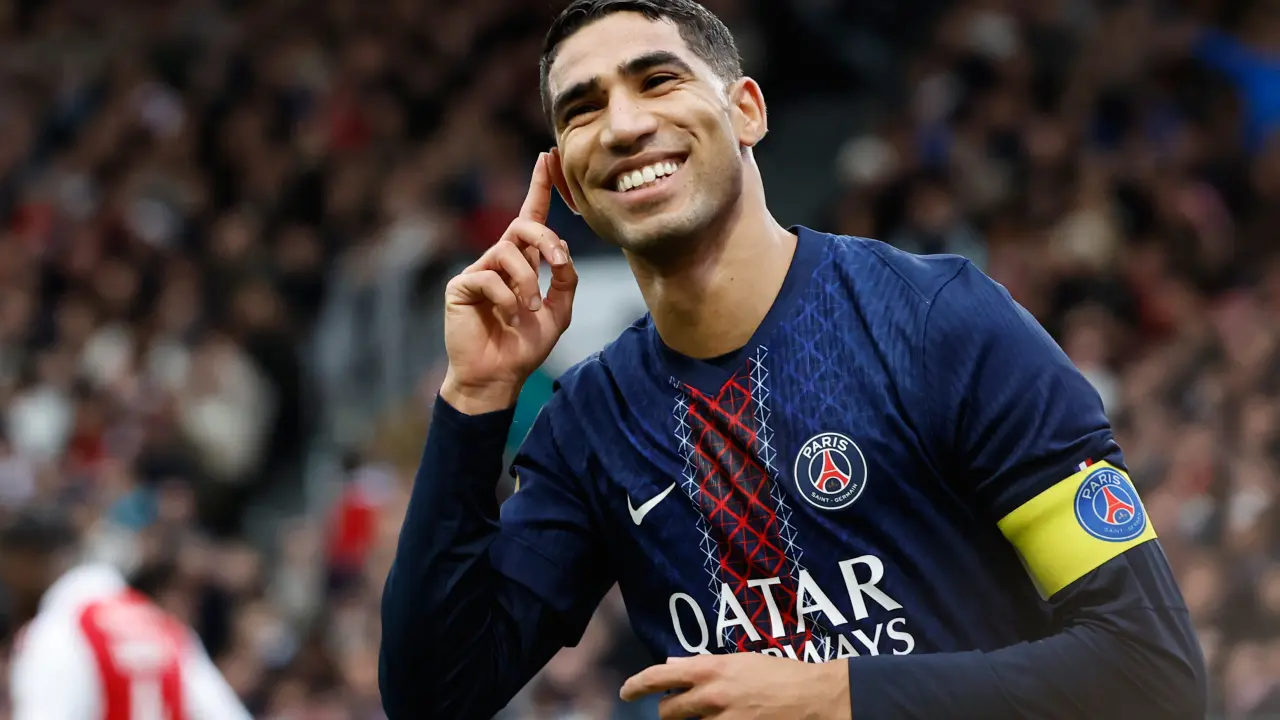 Achraf Hakimi marca doblete en contundente triunfo del PSG sobre Brest en la Ligue 1