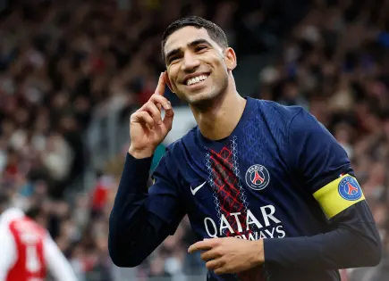 Achraf Hakimi marca doblete en contundente triunfo del PSG sobre Brest en la Ligue 1
