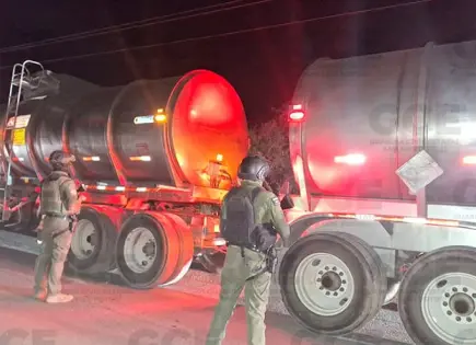 Aseguran tráilers y tequila robado