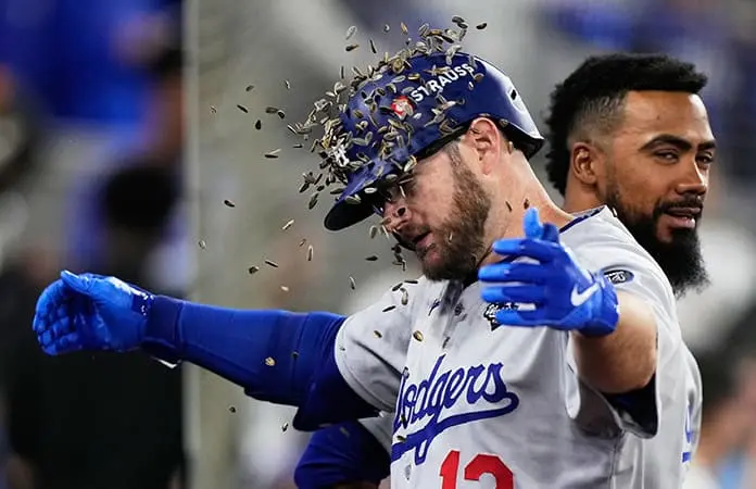 Dodgers vencen a Toronto en Juego 2