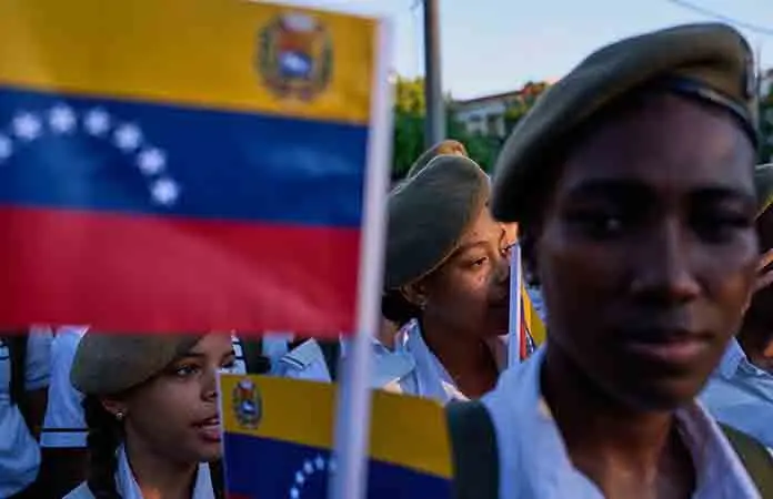 EU inventa una guerra: Maduro