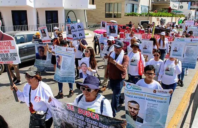Marchan por la paz en Mazatlán