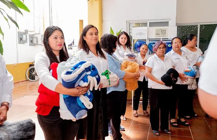 Arranca la campaña Cobijando a un abuelito