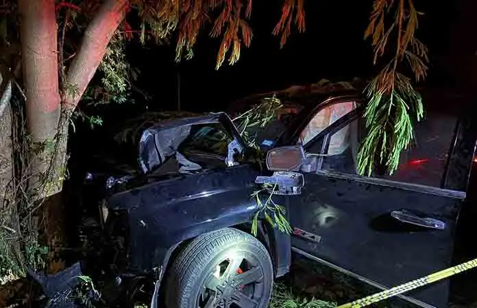 Hombre estadounidense muere en percance vehicular