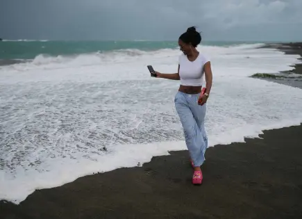 Huracán Melissa alcanza categoría 4 y amenaza con inundaciones en el Caribe Huracán Melissa alcanza categoría 4 y amenaza con inundaciones en el Caribe