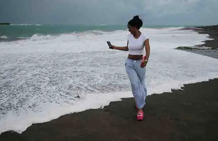 Huracán Melissa llega a categoría 4