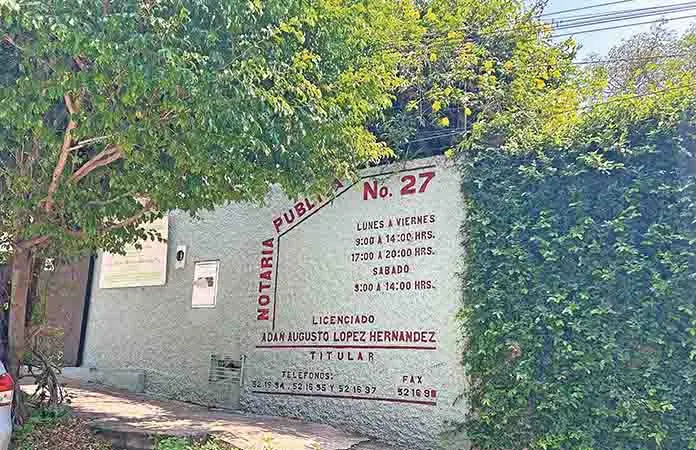 Notarías de Adán, jugosos negocios