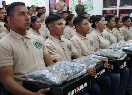 SSPC entrega uniformes a la cuarta generación de la Guardia Civil Estatal