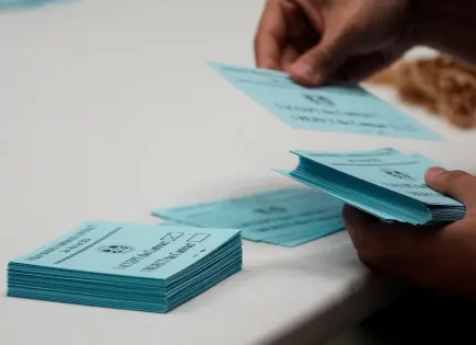 Trabajadores de Boeing rechazan oferta y mantienen huelga