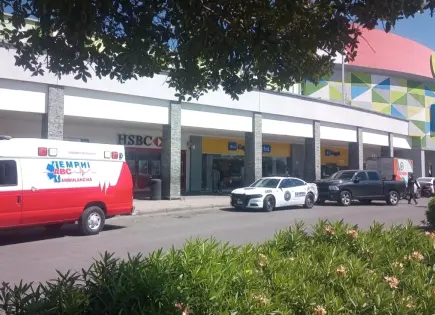 Asaltan banco en Plaza Sendero; FGE guarda silencio