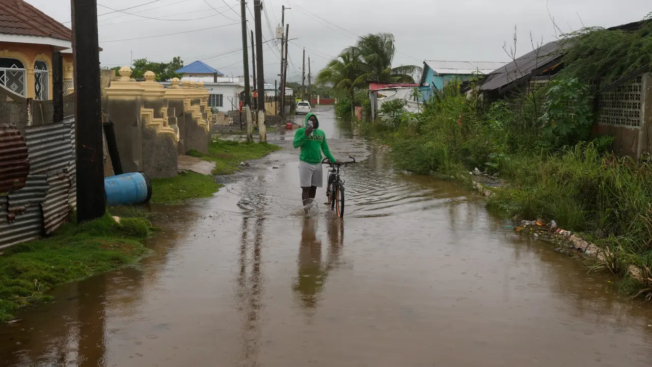 Huracán Melissa podría desencadenar deslizamientos tierra en Jamaica, Cuba y La Española