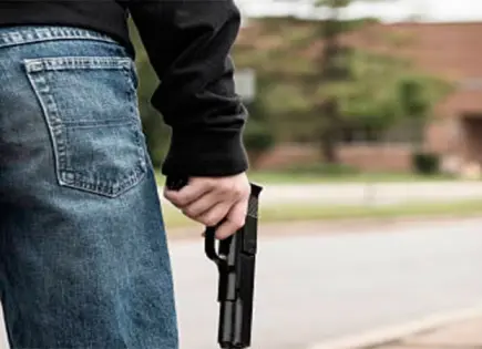 Investigan origen del arma con la que menor disparó a su madre