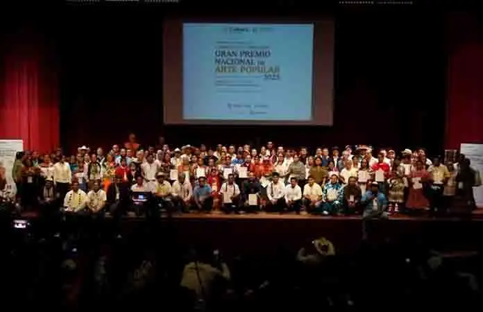 Premian a artesanos de San Luis