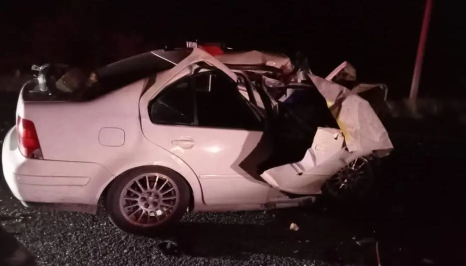Tres muertos tras choque entre auto y tráiler en la carretera Ríoverde–Valles