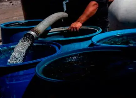 Acuden a tomas de agua clandestinas en Ecatepec