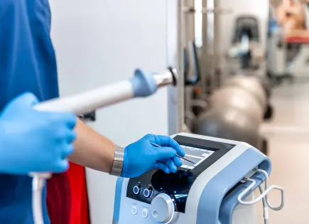 Empresa de equipo médico multada e inhabilitada por un año