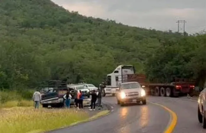 Comerciantes lesionados en desigual choque