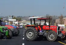 Productores de maíz siguen con bloqueos en Guanajuato y Morelos