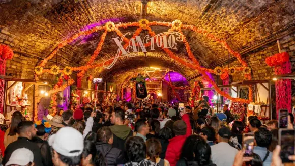 SLP lleva el Xantolo al Festival del Día de Muertos en Guanajuato SLP lleva el Xantolo al Festival del Día de Muertos en Guanajuato
