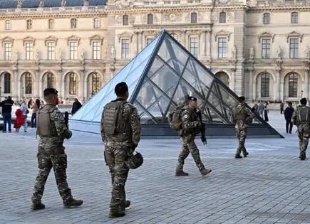 Caen otros 5 por el robo de las joyas del Louvre