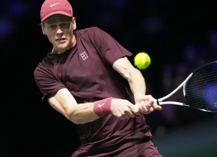 Jannik Sinner continúa imparable en el Masters de París