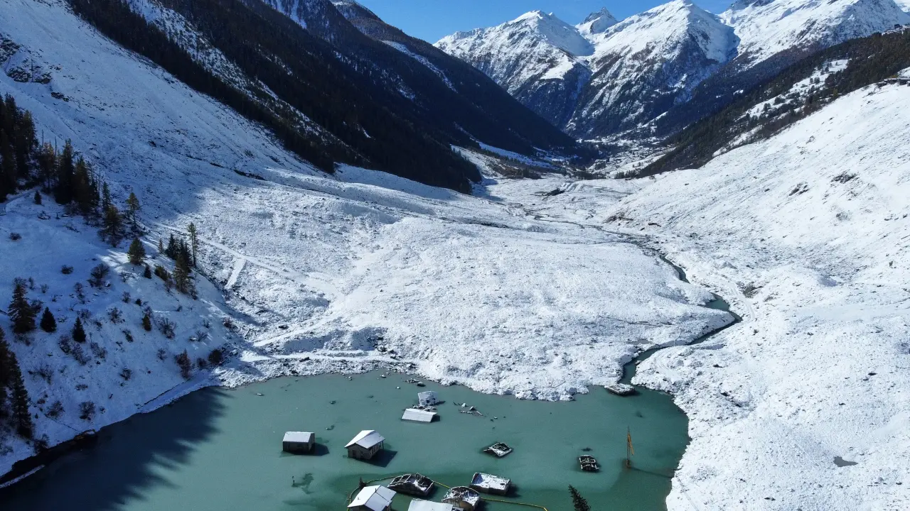 Reconstrucción en Blatten, Suiza tras devastador alud