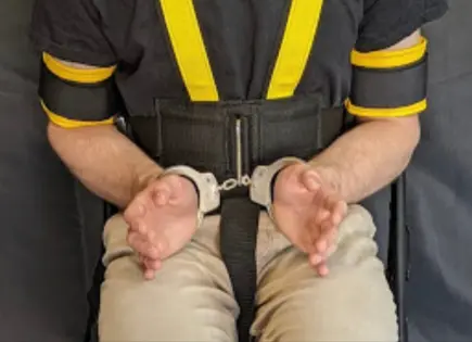 Senadores demócratas alertan sobre secretismo en vuelos de deportación de ICE