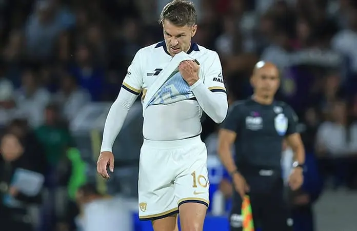 Aaron Ramsey no seguirá en Pumas