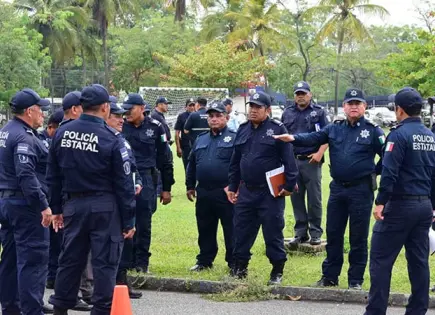 Detienen a seis policías por nexos criminales Detienen a seis policías por nexos criminales