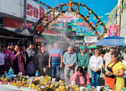 Inauguran arco monumental en Mercados