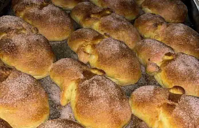 Sobrevive la elaboración artesanal del pan de muerto