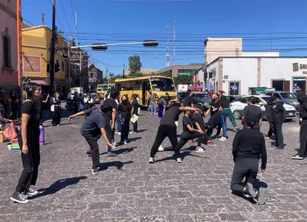 Tras protesta, SEER promete revisar condiciones de Escuela de Danza