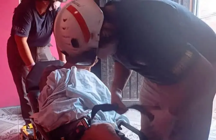 Cae albañil de una azotea