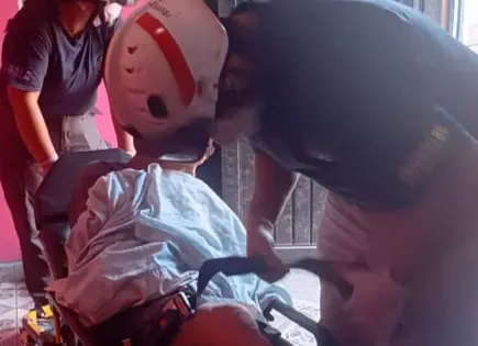 Cae albañil de una azotea Cae albañil de una azotea