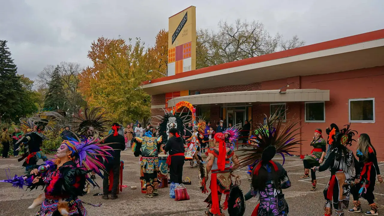 Comunidades latinas celebran el Día de Muertos en Estados Unidos