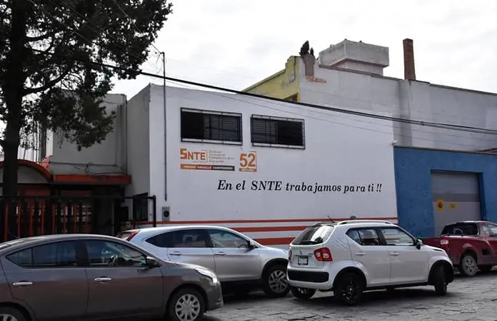 Denuncia el SNTE atraso en prestaciones y pagos a maestros