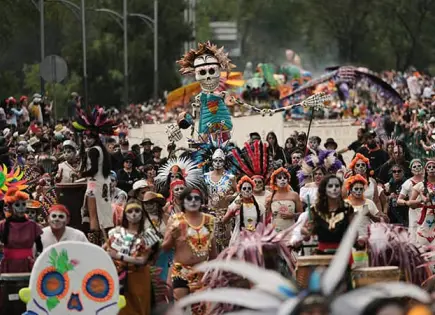 Miles festejan a la muerte