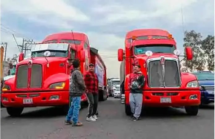 Camiones de carga invaden zona urbana