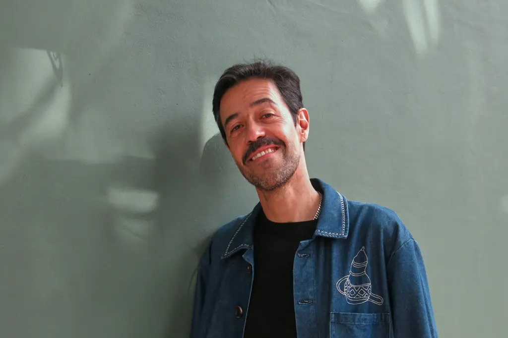 Meme del Real sorprende con álbum solista La montaña encendida