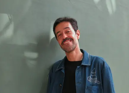 Meme del Real sorprende con álbum solista La montaña encendida