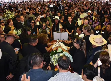 Uruapan exige justicia para su alcalde muerto Uruapan exige justicia para su alcalde muerto